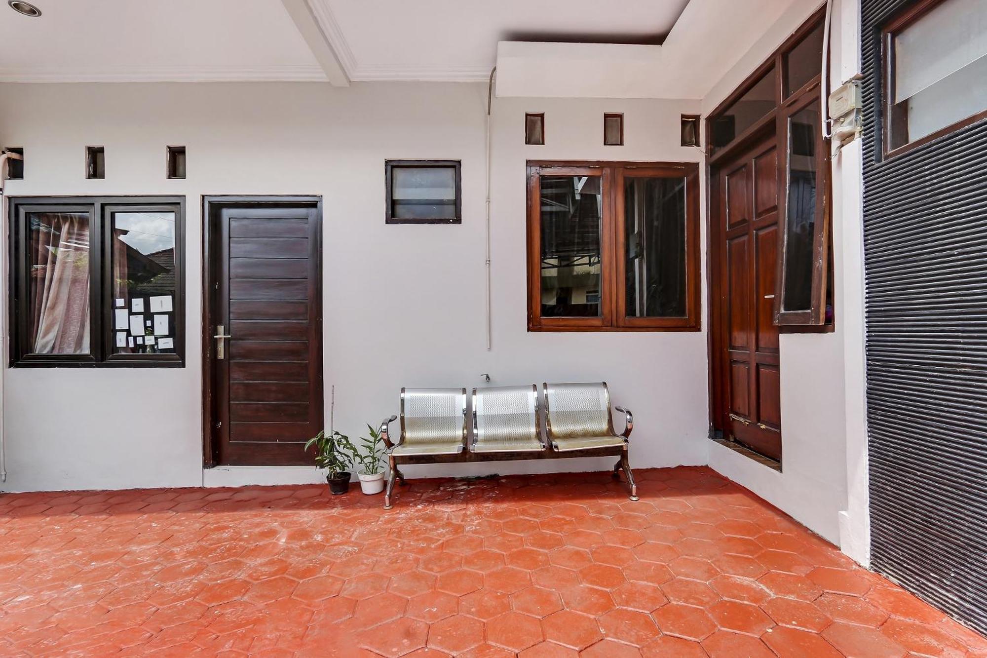 Oyo 91082 Nathania Exclusive Sleman  Εξωτερικό φωτογραφία